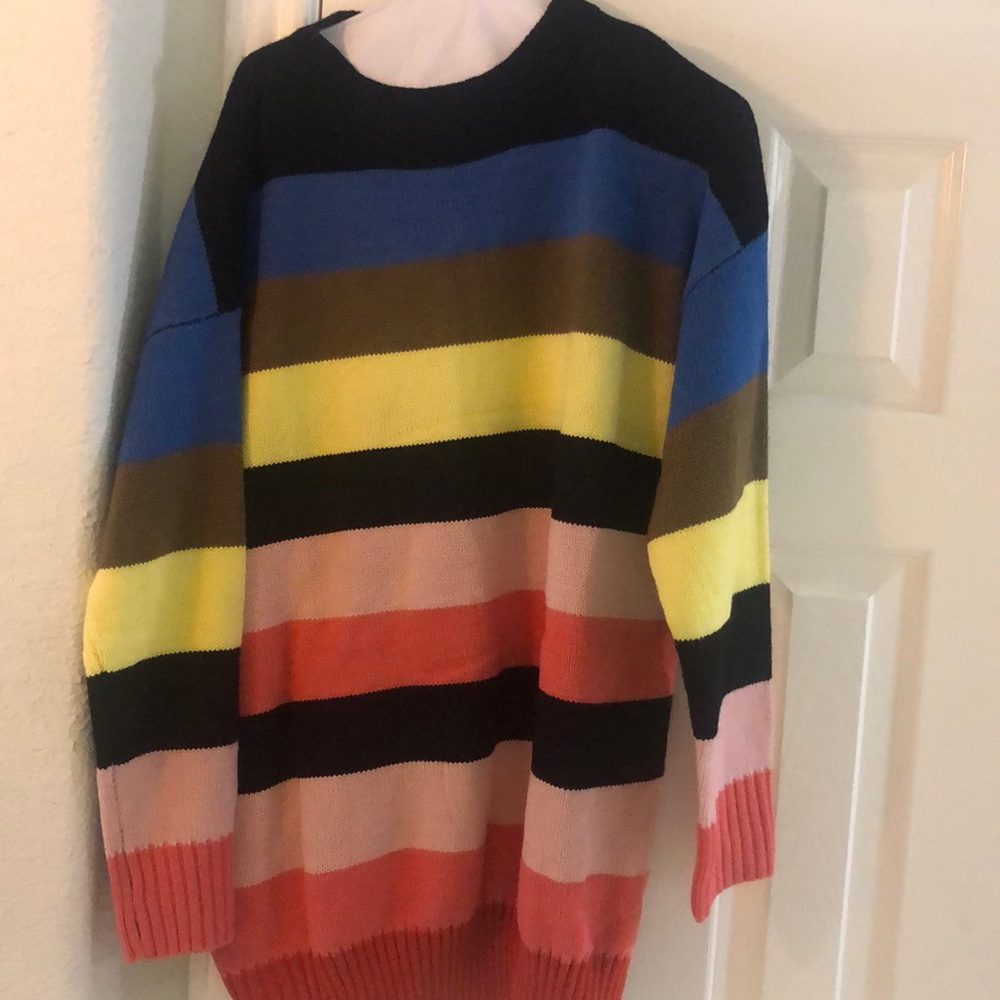 Sweater. Never worn!!